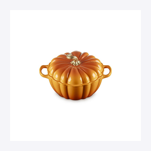Pumpkin-shaped enameled cocotte